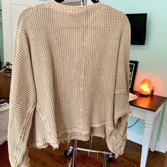 Tan sweater - Picture 2 of 2